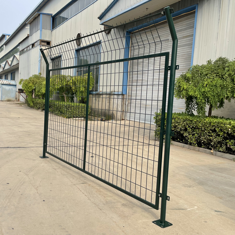 場區(qū)圍欄隔離網(wǎng)不同款